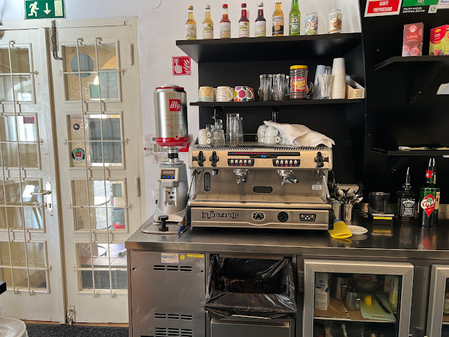 Kavarna MIKK - Gastronomija in gostinstvo