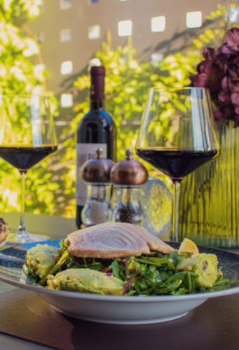 Kosezar - Gastronomija in gostinstvo