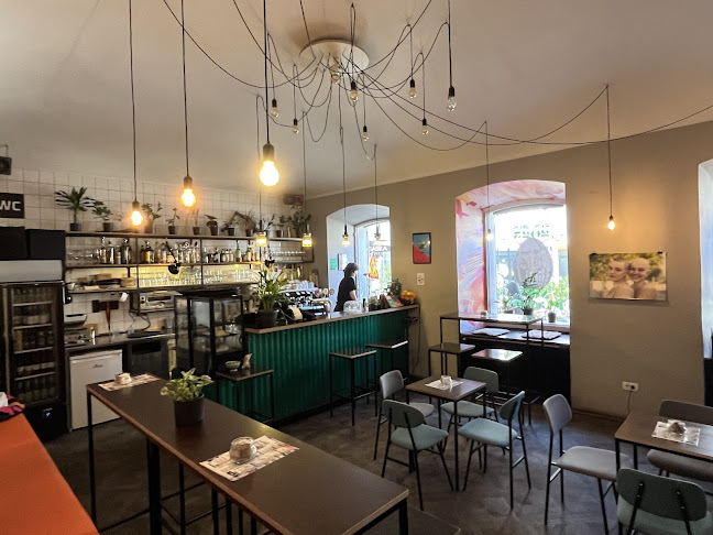 Pritličje - Gastronomija in gostinstvo