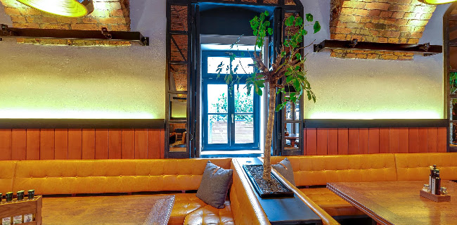 Vetrinjska ulica 30, 2000 Maribor