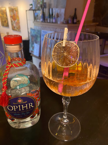 Opinii despre Mikrogalerija kavarnica în Maribor - Gastronomija in gostinstvo