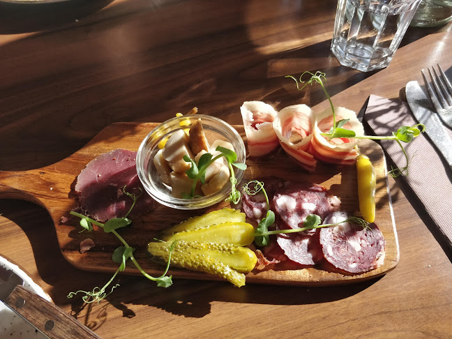 Linhartov trg 15, 4240 Radovljica