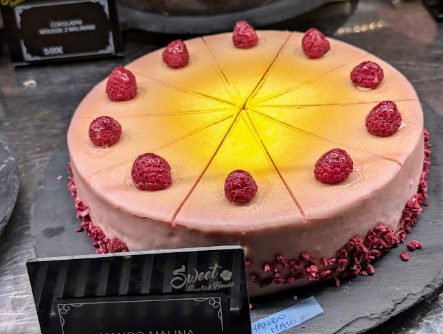 Opinii despre The Old English House, gostinstvo d.o.o. & Sweet English House în Tržič - Gastronomija in gostinstvo