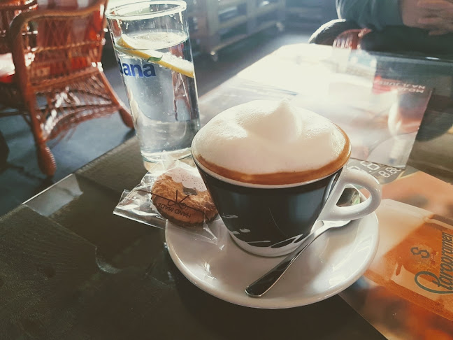 AROS BAR - Gastronomija in gostinstvo