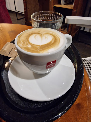 Comentarii opinii despre Kavenija