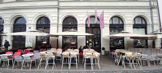 1000 Cankarjevo nabrežje, Next to Ljubljana Triple Bridge, Tromostovje 1, 1000 Ljubljana