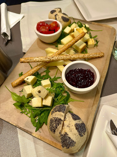 Opinii despre Kavarna Park în Bled - Gastronomija in gostinstvo