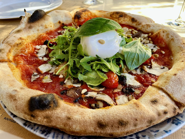 Restaurant and Pizzeria Minutka - Gastronomija in gostinstvo