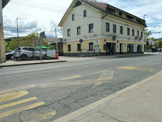 Bar "Pri Podkvi" - Gastronomija in gostinstvo