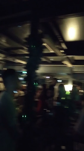 Opinii despre Cherry House Cafe Lounge Bar în Ljubljana - Gastronomija in gostinstvo