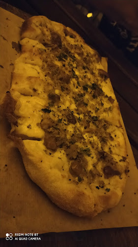 Tia's Pizza - Gastronomija in gostinstvo