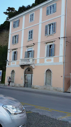 Sladoledarna Karamela Piran - Gastronomija in gostinstvo