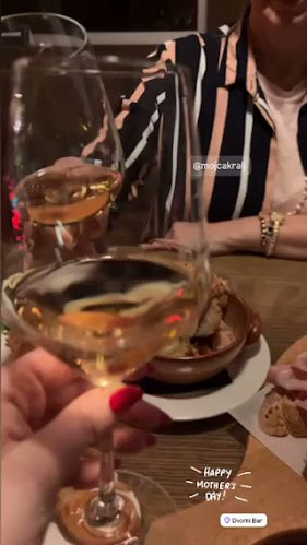 Dvorni trg 2, 1000 Ljubljana