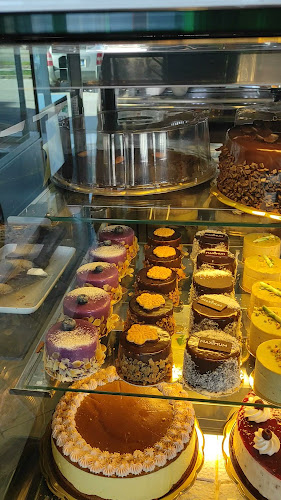 Caffé Maximum - Kavarna in slaščičarna - Gastronomija in gostinstvo