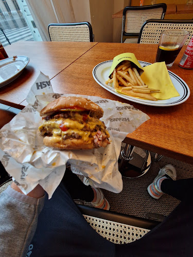 Slovenska cesta 25, 1000 Ljubljana