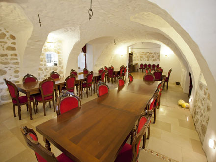 Prašnikarjev dvorec - Gastronomija in gostinstvo