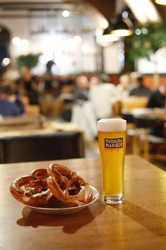 Vetrinjska ulica 30, 2000 Maribor