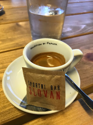 Opinii despre Športni bar Slovan în Ljubljana - Gastronomija in gostinstvo