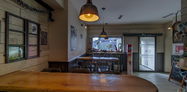 Comentarii opinii despre Hugo Bar