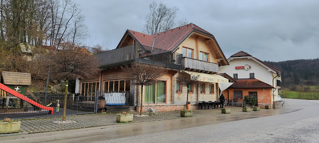 Zalog pod Sv. Trojico 1, 1233 Dob