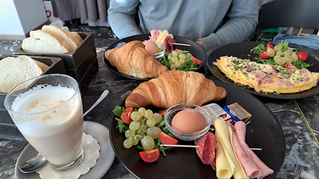 Tartinijev trg 3, 6330 Piran