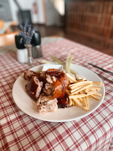 Koča Mladika na Pečni rebri (733 m)