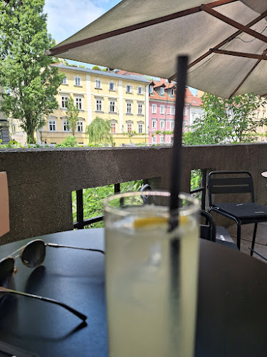 Opinii despre Kavarna Maček în Ljubljana - Gastronomija in gostinstvo