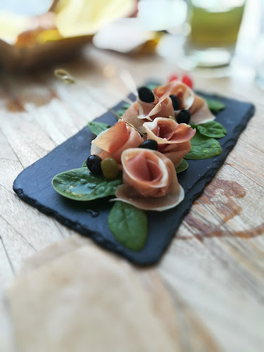 Opinii despre Druga violina în Ljubljana - Gastronomija in gostinstvo