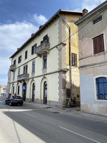 Modra Kava - Knjigarna in Kavarna - Piran