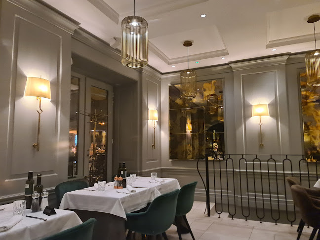 Cankarjevo nabrežje 7, 1000 Ljubljana