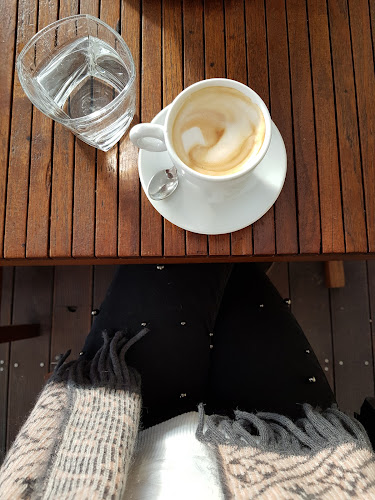 Tržaška c. 128, 1000 Ljubljana