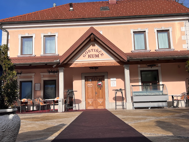 Kum - Gastronomija in gostinstvo