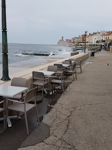 Stjenkova ulica 1, 6330 Piran