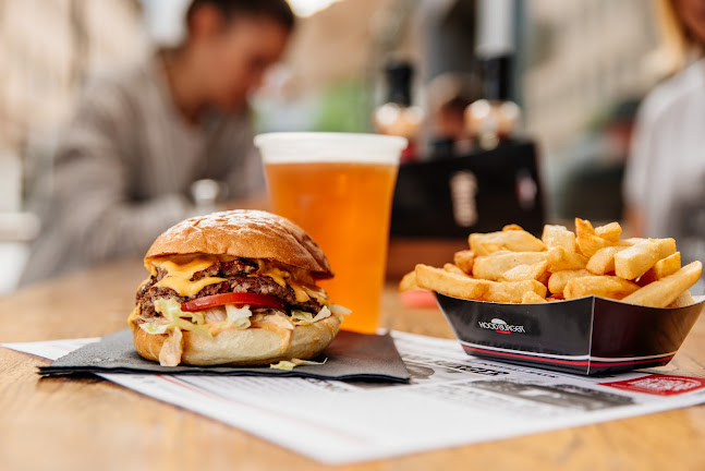 Opinii despre Hood Burger Celje în Celje - Gastronomija in gostinstvo