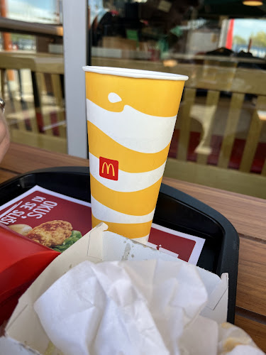 Opinii despre McDonald's în Ljubljana - Gastronomija in gostinstvo