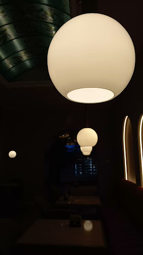 Sladoledarna in kavarna pri Ekremu