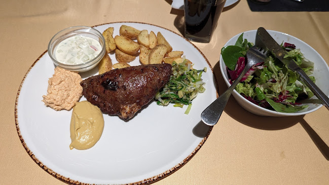 Tržaška c. 128, 1000 Ljubljana