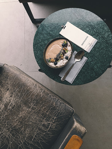 Ulica 10. oktobra 1, 2000 Maribor