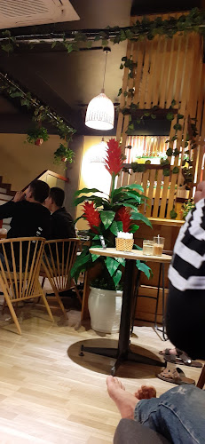 BUM Cafe, KAVARNA - Gastronomija in gostinstvo