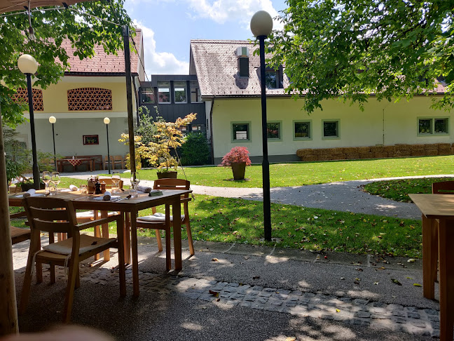 Dvor Jezeršek Brnik - Cerklje na Gorenjskem