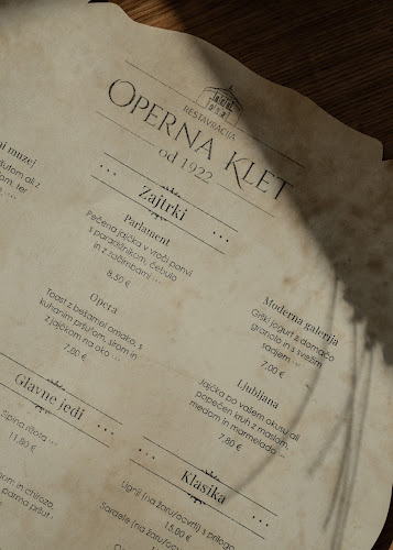 Opinii despre Operna Klet în Ljubljana - Gastronomija in gostinstvo