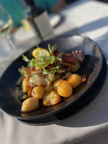 ARROI Restaurant - Gastronomija in gostinstvo