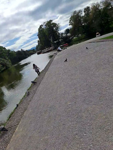 Gruberjevo nabrežje 20, 1000 Ljubljana