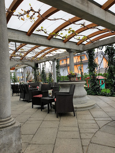 Dnevni bar Karantanija Mojca Bučar s.p. - Gastronomija in gostinstvo