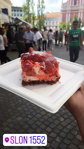 Pogačarjev trg 1, 1000 Ljubljana