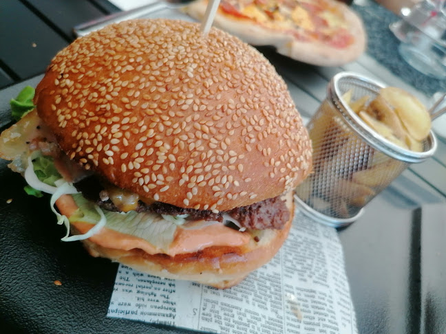 Picerija Afrika - Gastronomija in gostinstvo