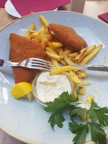 Restavracija in pizzerija Center, Miha Gluščič d.o.o. - Gastronomija in gostinstvo