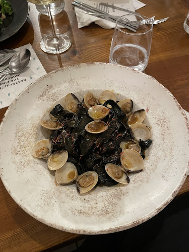 Rostelin - Gastronomija in gostinstvo