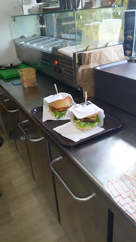 Lina Bar - Gastronomija in gostinstvo