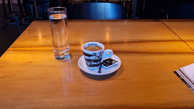 Opinii despre Kavarna Rog în Ljubljana - Gastronomija in gostinstvo